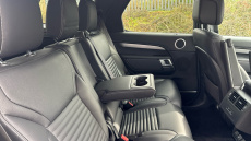 Land Rover Discovery 3.0 D300 Dynamic SE 5dr Auto Diesel Station Wagon